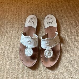 JACK ROGERS SANDALS • SIZE 8 • WHITE